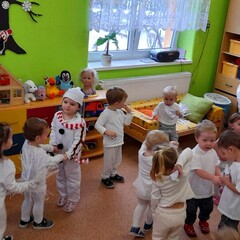 děti plní přichystané úkoly